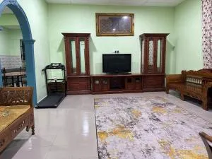 Homestay Pantai Batu Hitam Kuantan No14 - Kampong Padang Tenggala