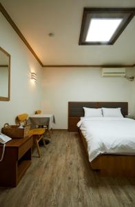 Buan Tree California Hotel