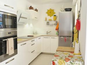 Appartements Charmant T3 a La Croix-Valmer : Terrasse, Piscine, Parking et Proximite Village - FR-1-726-15 : photos des chambres