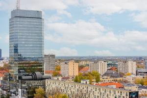 Warsaw Centre Saski Garden Apartment by Renters