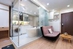 Chill 1BR Lexington with bathtub near Estella, D2