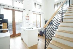 Annabelle 4D - Top Floor Wrap-Around Corner Patio - Pooler