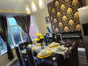 Clifton House, For Holidays, Contractors, Relocation, Work, Etc, Free Parking and Wifi