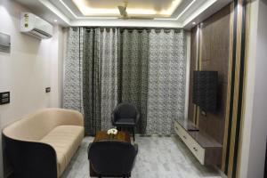 Himalayan Haven: 2BHK Luxury Apartment