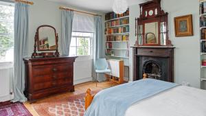 Ultra Central London, Modern Flat in Leafy Street