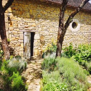 1700s Country House with large Private Pool & Gardens