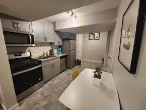 Deluxe 2 bedroom suite with*Netflix/Cable/Prime - Devon