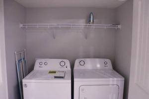 Deluxe 2 bedroom suite with*NetflixCablePrime