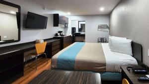 Studio 6 Webster TX Houston NASA Lake - 3hvězdičkové hotely ve městě Webster