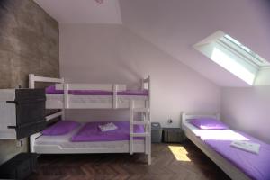 Hostel Fair and Square