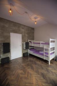 Hostel Fair and Square