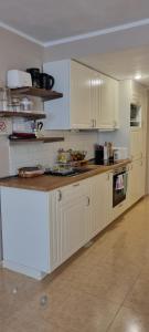 Bouganville - Apartment with Terrace & Shared Pool