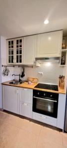 Frangipani - Apartment with Terrace & Shared Pool