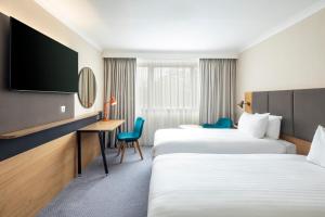 Standard Room with Two Single Beds room in Holiday Inn London - Gatwick Airport an IHG Hotel