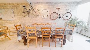Maisons de vacances Gite etape pour amoureux du velo Azay centre 12p. : photos des chambres
