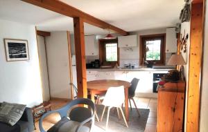 "CHALET LES ARAVIS" chalet et Appartements