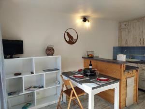 Appartements Villard je t'aime - Residence Les Chalets du Village - 2 Studios 4 personnes : photos des chambres