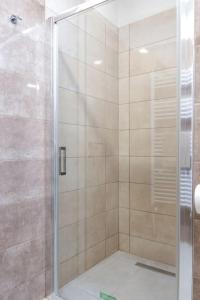 Lake View Terrace Apartment