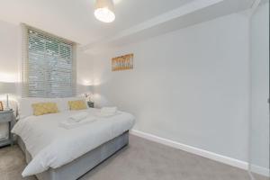 Three-Bedroom Bliss in London Town