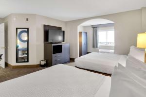 Deluxe Double Studio room in Quality Inn & Suites Rehoboth Beach – Dewey