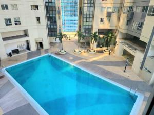 BGC Rustic-Themed Loft w Pool View 200MBPS