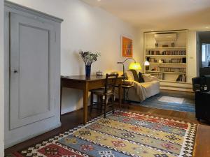 Grand Piano Apartment