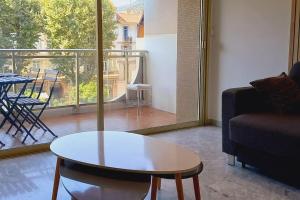 Le REGENCY, appartement familial au cœur du centre-ville, des célèbres jardins Biovès, et seulement à 1 minute à pied de la plage