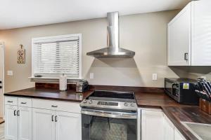 Charlotte Charm Haven with Outdoor TV