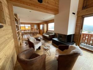Confortable chalet 12 personnes avec WiFi et parking, près des pistes - FR-1-733-25