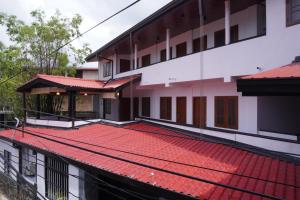 SURF UNA BEACH HOTEL