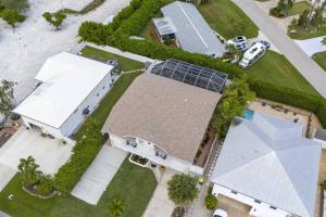 Capri Charm Remodeled Oasis w Heated Pool-Kayaks