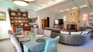 Villas Superbe villa d'architecte avec piscine chauffee : photos des chambres