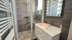 Villas Superbe villa d'architecte avec piscine chauffee : photos des chambres