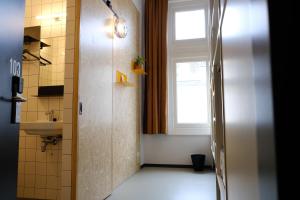 Hostel & Bar De Basis