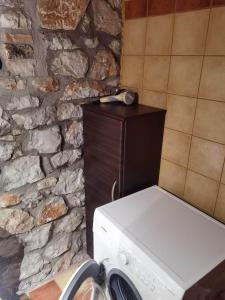 Traditional Stone Cottage in Palio Elatohori