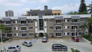 SAN BENITO FLATS WIFI 50MG - 4 HUESPEDES - PARQUEOS