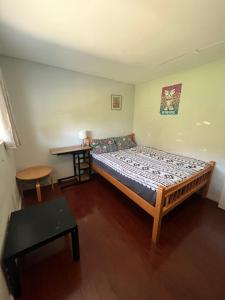 Great Value Peaceful Room in LA