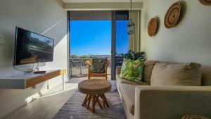 Infinity LG8 Beachfront Apartment