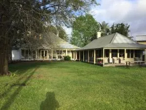 Terara Parsonage....6 adults 4 children - Jindy Andy