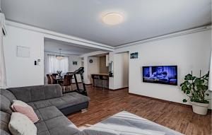 Nice Apartment In Zuljana With Wi-fi