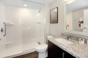 King Studio with Sofa Bed - Mobility Accessible w/Tub room in TownePlace Suites by Marriott Grove City Mercer/Outlets
