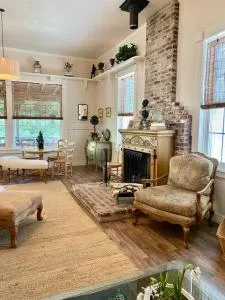 The Shopkeeper's Cottage ~ CHIC! - Sutter Creek