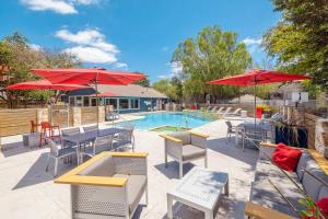 Comfy 2BD Apt + King Bed - Cedar ParkNorth Austin