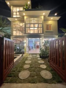 RICH-VANIA SUITES - Libertad
