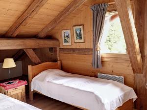 Chalet rénové 3 étoiles, 14 pers, vue Mont Blanc, Wifi - FR-1-560-102