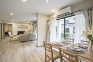 2 Bedrooms Suite Pool Access@The Title Residencies Naiyang