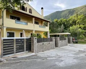 Natashas Apartments - Ágios Márkos