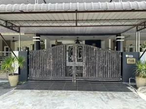 Pa&Ma HomeStay Kulim 4R3B fully aircond - Kampong Mengkuang Ulu