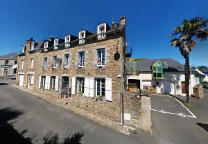 Hotels Contact Hotel - Hotel Le Lion d'Or Lamballe : photos des chambres