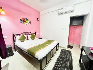 Maya Beach Resort Near Vagator Petrol Pump Anjuna